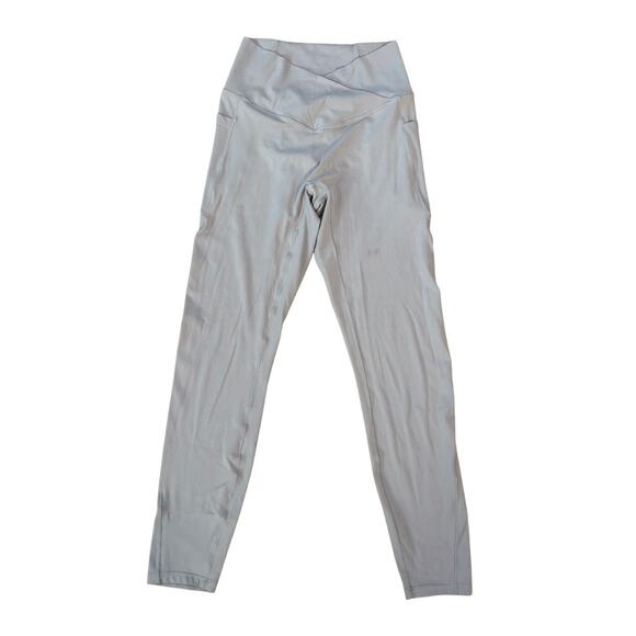 Halara Grey Crossover Leggings NWT Cropped Athletic Pants Size Medium - Picture 1 of 4